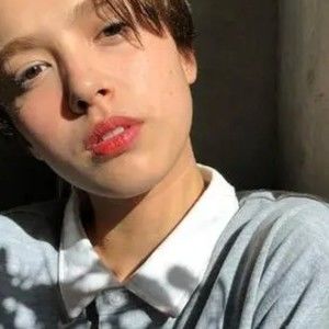 Meet your Posher, Hanks trinh